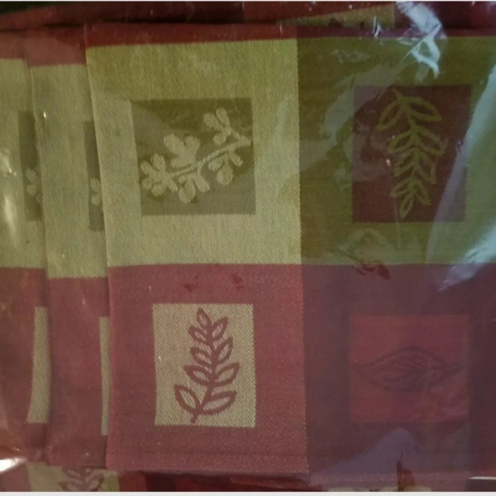 Retired NIB The Pampered Chef Fall Leaf Placemats